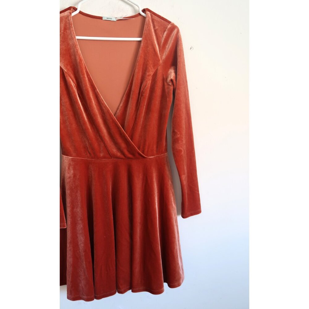 Urban Outfitters Kimchi Blue Velvet Dress - Size Medium - Picture 2 of 9